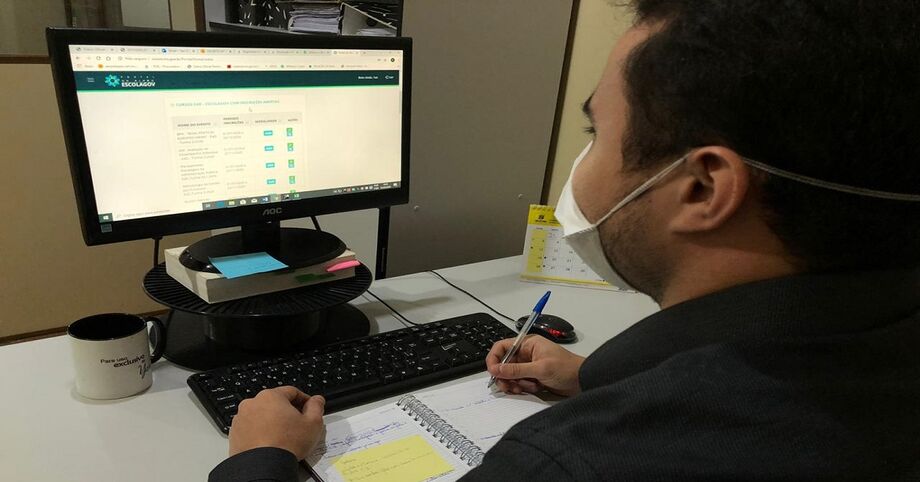 São cursos relacionados a temáticas