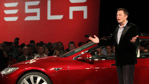 Apesar da pandemia, a expectativa de Musk é que sua companhia entregue 500 mil veículos em um ano pela primeira vez