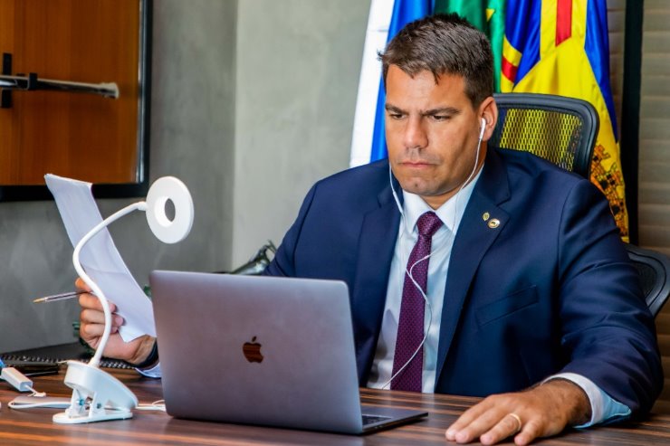 O concurso foi aberto com 438 vagas, porém, até o momento, as etapas para atuação desses servidores não foram concluídas.