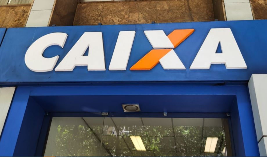 O auxílio emergencial de R$ 600 não foi suficiente para cobrir todas as despesas - além do financiamento, tem o condomínio, que custa cerca de R$ 160.