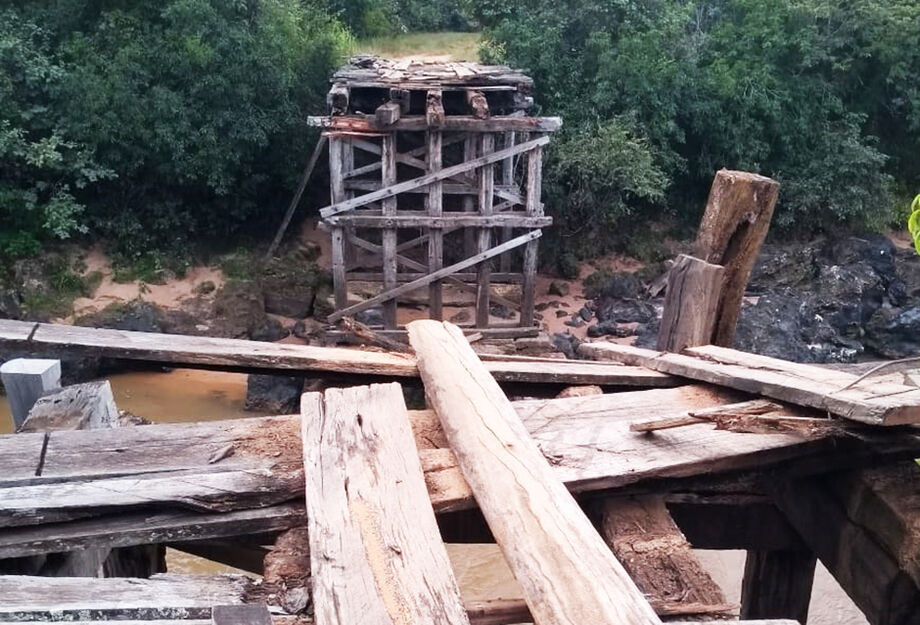 A ponte continua trazendo transtornos para a população
