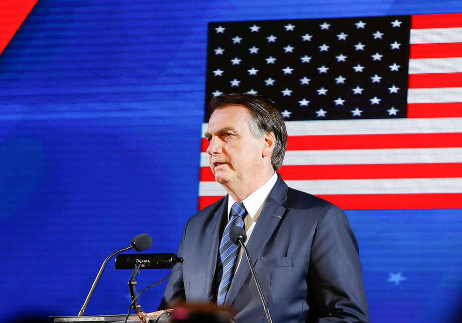 Jair Bolsonaro durante evento em Brasília pelos 243 anos da independência americana