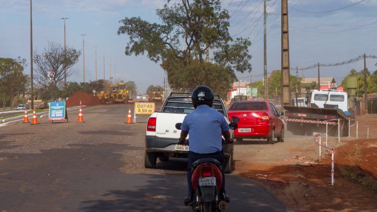 A partir desta terça-feira (7), o trânsito na Avenida Cônsul Assaf Trad será em meia pista, sentido centro/bairro, na altura do terminal Nova Bahia