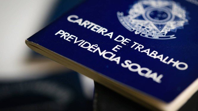 A melhora do indicador sugere uma diminuição do pessimismo sobre o mercado de trabalho nos próximos meses, e que o pior momento parece ter ficado para trás, aponta a FGV