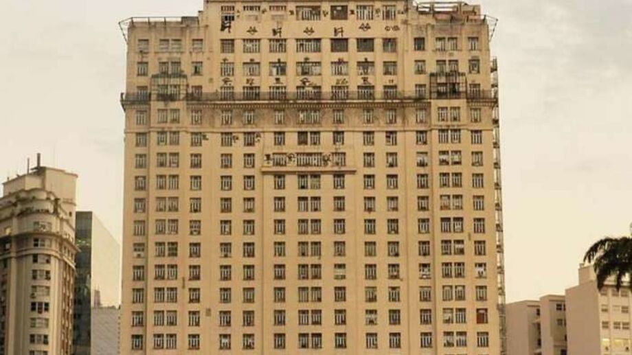 O Edifício foi o primeiro arranha-céu da América Latina e primeiro mirante do Rio de Janeiro