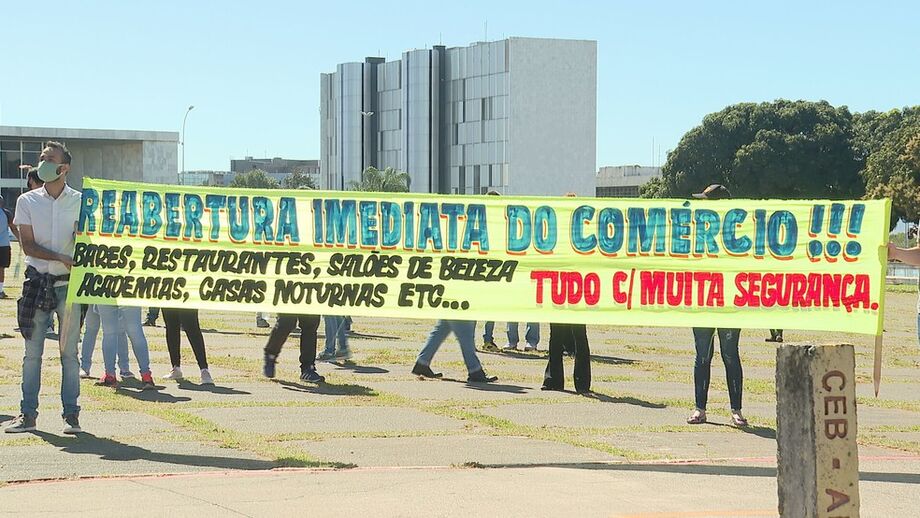 O governo distrital autorizou a abertura nesta semana de salões de beleza, esmalterias, barbearias, centros estéticos e academias de esporte.