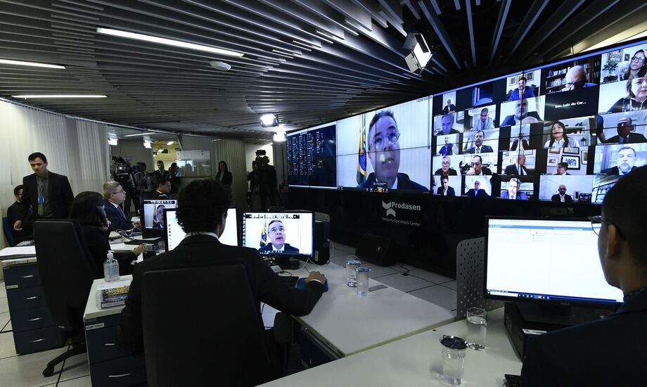 Senado em sessão virtual