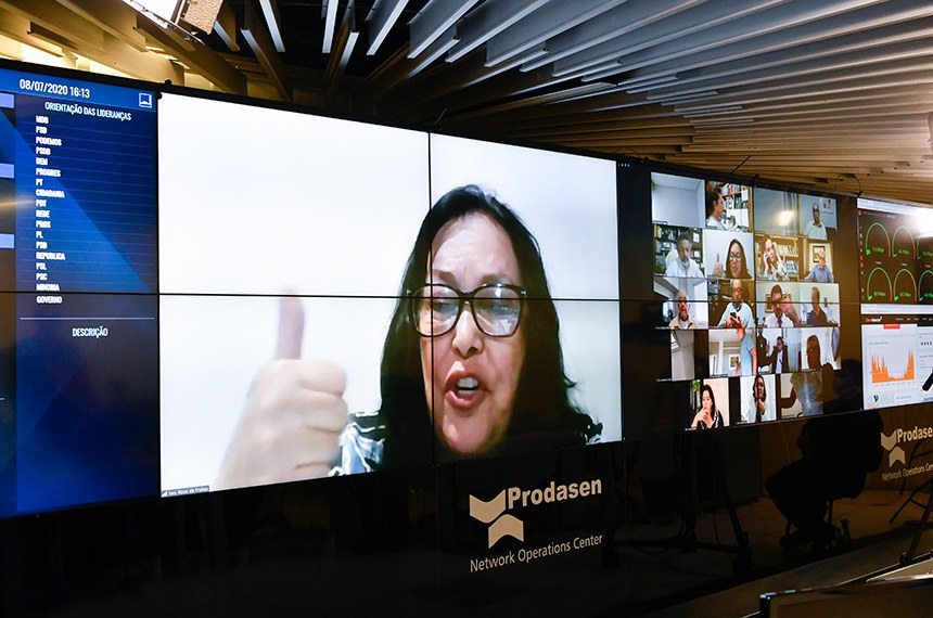 A senadora Rose de Freitas (Podemos-ES) foi a relatora da proposta, que vai à sanção