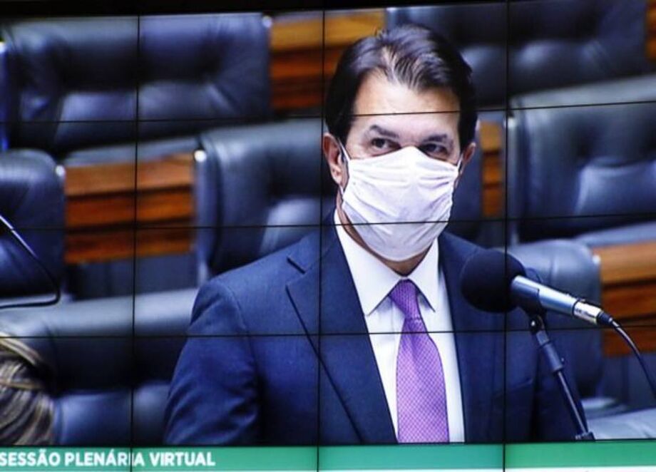 Texto de Arthur Oliveira Maia segue agora para votação no Senado