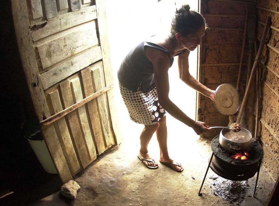A queda de um ponto porcentual no PIB global significa mais 700 mil crianças desnutridas, disse António Guterres, secretário-geral das Nações Unidas.