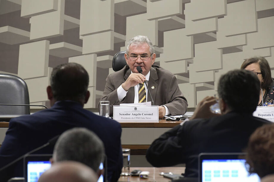 O presidente da CPI das 'fake news', senador Angelo Coronel (PSD-BA), durante reunião deliberativa da comissão