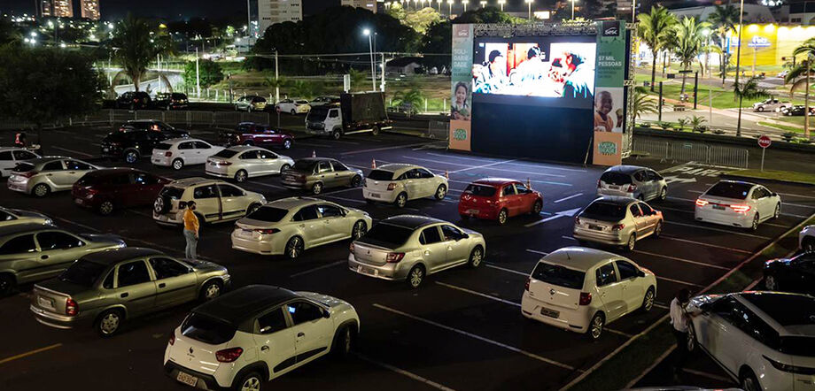 Com limite máximo de 55 carros por sessão, o espaço será organizado de forma a garantir o distanciamento entre os veículos