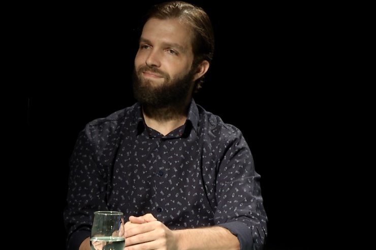 O pesquisador Adriano Gianotto fala sobre a evolução do povo surdo na conquista de seus direitos e espaço na sociedade