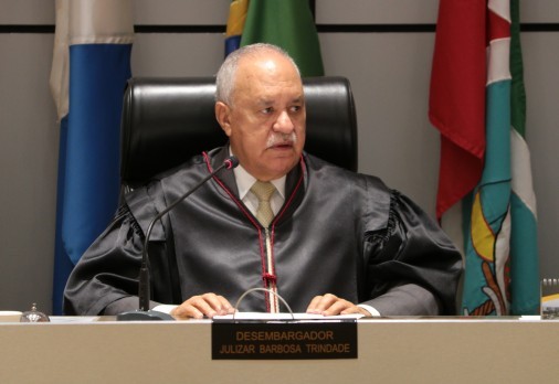 Desembargador Julizar Barbosa Trindade
