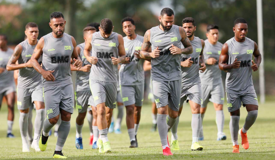 Jogadores do Vasco durante treino