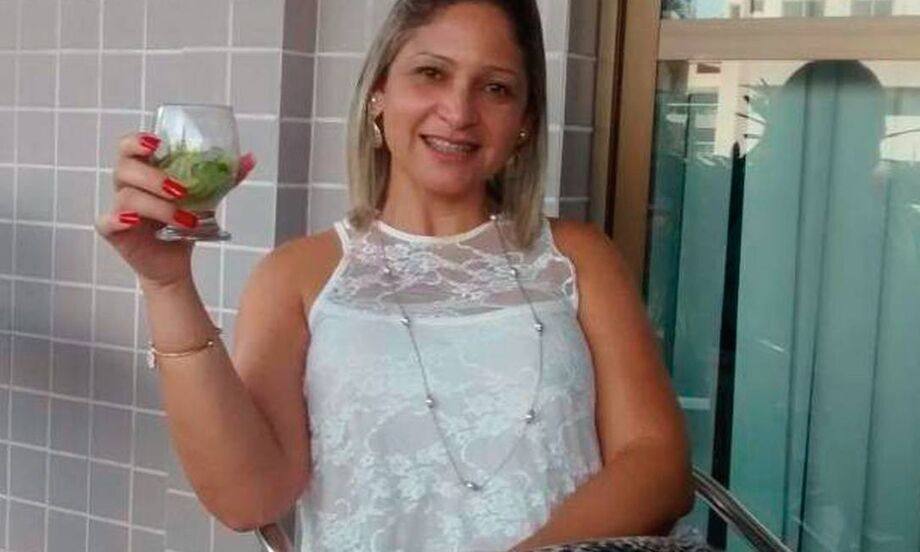 Márcia Aguiar é esposa do ex-assessor investigado de Flávio Bolsonaro, Fabrício Queiroz