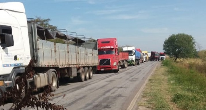 Até sábado (11) pouco mais de 250 carretas que seguiam em direção à fronteira entre Corumbá