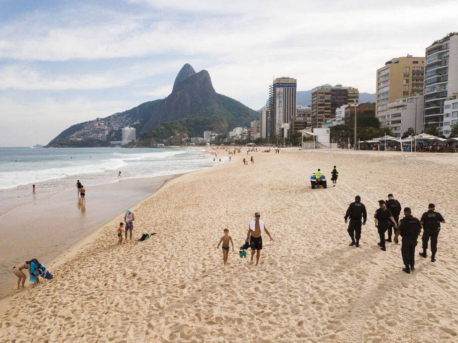 Antes, consultada pela reportagem, às 19h17 deste domingo, o governo do Estado havia negado qualquer problema no registro de casos.