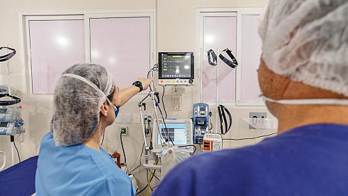 Leitos atendem pacientes com Covid-19
