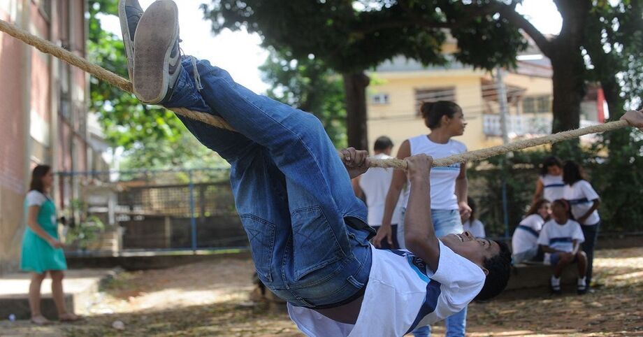 A ação tem como público alvo conselheiros tutelares e conselheiros municipais da criança e do adolescente dos 79 municípios do estado