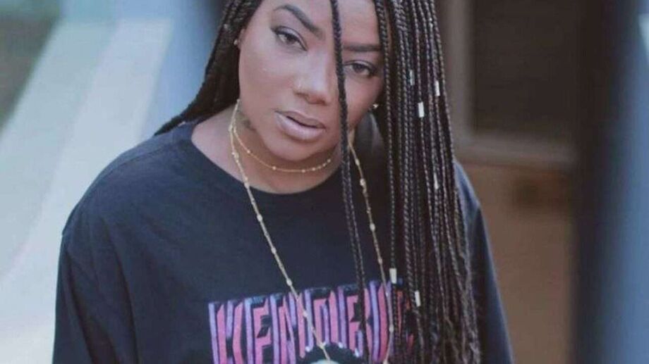 A cantora Ludmilla foi internada e precisou passar por uma cirurgia no domingo, 12, após ter um problema em sua prótese de silicone