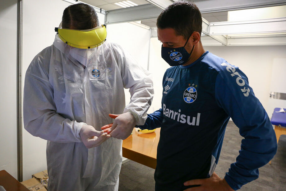 Os novos testes positivos foram detectados na última bateria de exames realizada pelo clube gaúcho