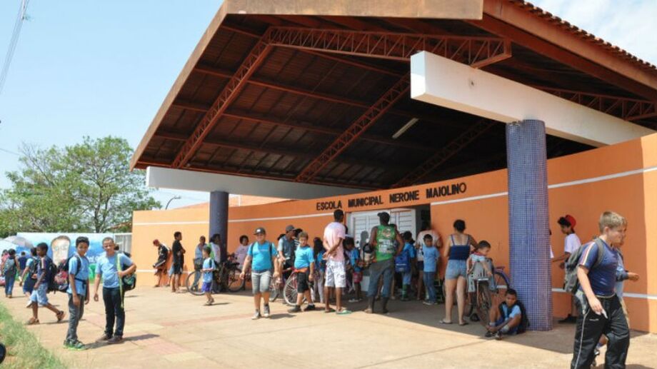 A Lei Maria da Penha cria mecanismos para coibir a violência doméstica e familiar