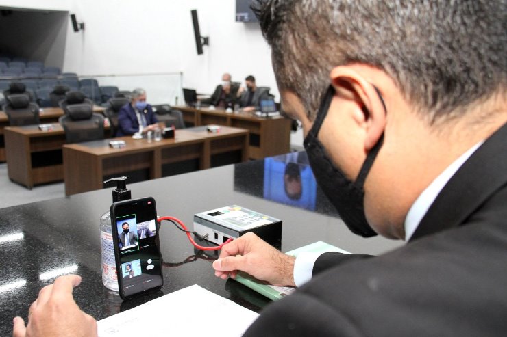 As votações de projetos estão sendo realizadas remotamente.