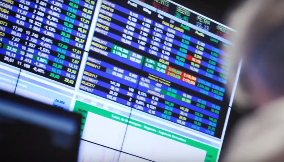 O avanço da pandemia de covid-19 nos EUA continua monitorado