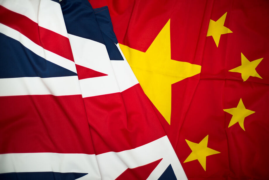 China não assistirá passivamente ao veto do Reino Unido a negócios com a Huawei em equipamentos da tecnologia de 5G