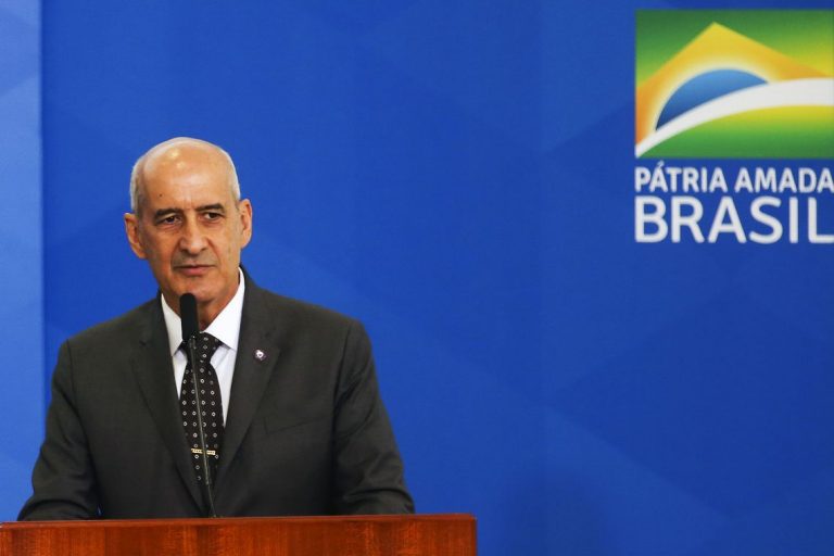 A decisão foi assinada pelo presidente Jair Bolsonaro e pelo ministro da Defesa, Fernando Azevedo e Silva.