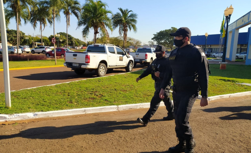 Durante toda manhã militares do Gaeco cumpriram os mandados de busca e apreensão nas residências dos servidores