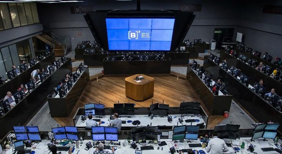 Os investidores estrangeiros retiraram R$ 485,251 milhões da B3 no pregão da última terça-feira, 14