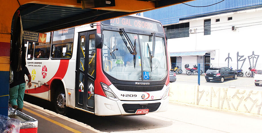 Ônibus ficaram sem circular em Campo Grande das 5h às 7h