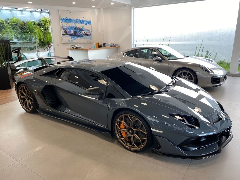 A venda do Lamborghini Aventador SVJ 2019, de apenas 700 km rodados, foi feita pela loja Wish Motors, de São Paulo, quase na mesma hora em que ela anunciou o carro no mercado