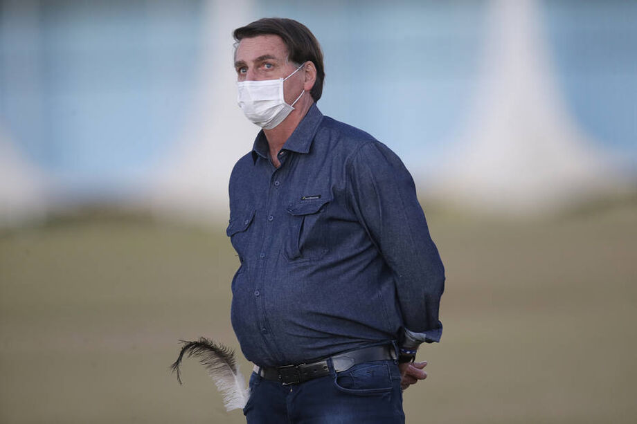 O presidente Jair Bolsonaro em frente ao Palácio da Alvorada