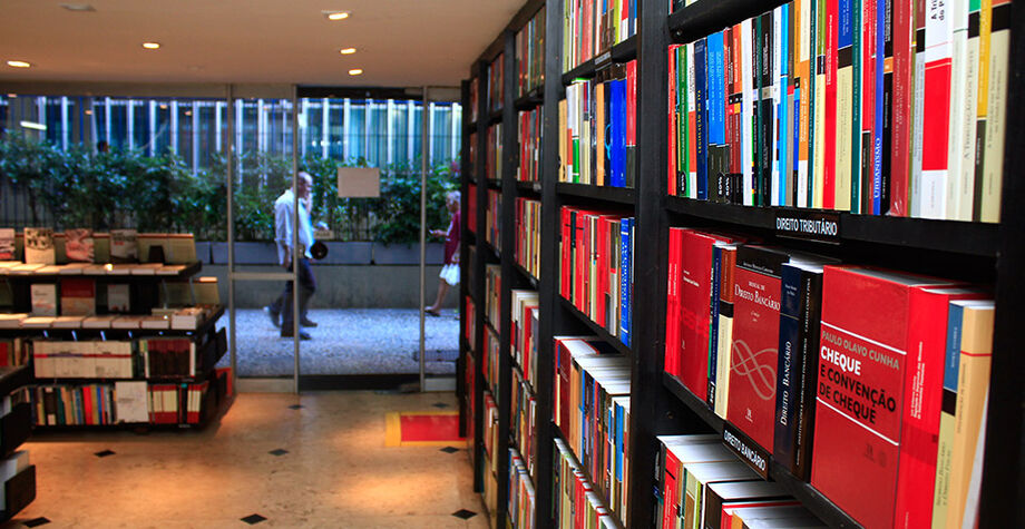 O dinheiro será destinado a 50 livrarias selecionadas entre as mais de 200 que já se inscreveram para receber o auxílio