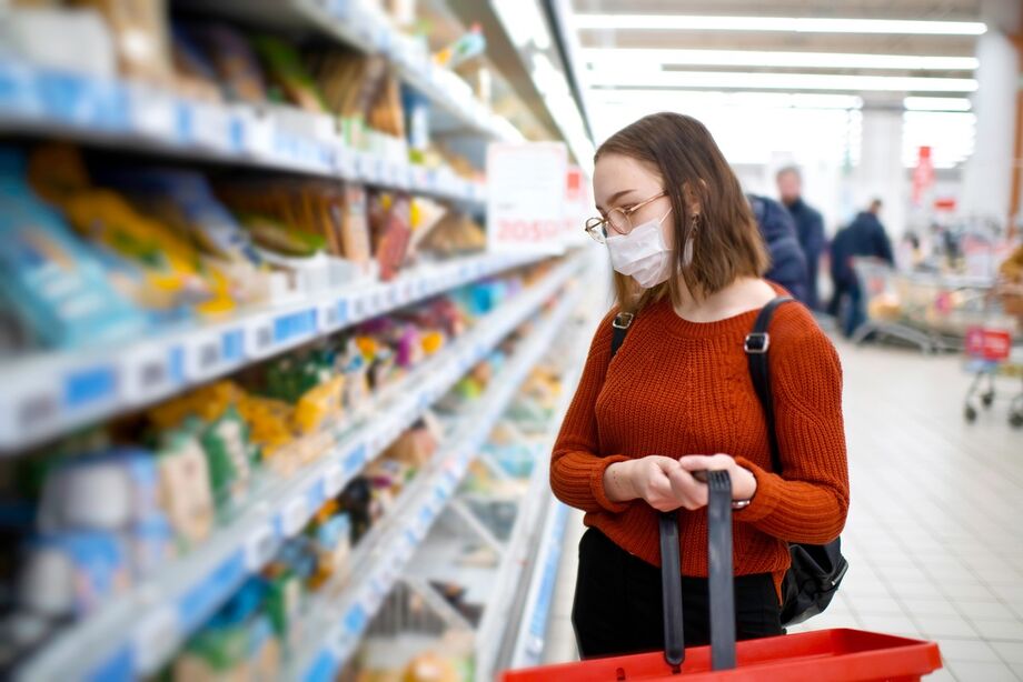 Com relação aos níveis de consumo, 62,6% das famílias relataram terem consumido menos em julho de 2020 do que em igual período do ano passado, o maior porcentual desde novembro de 2016.