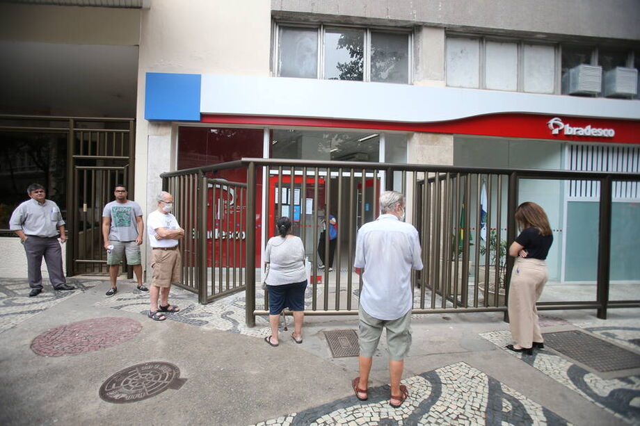 Segundo o BC, a regulamentação também veda que o contrato da nova linha de crédito estabeleça qualquer tipo de limitação à livre movimentação dos recursos pelos devedores