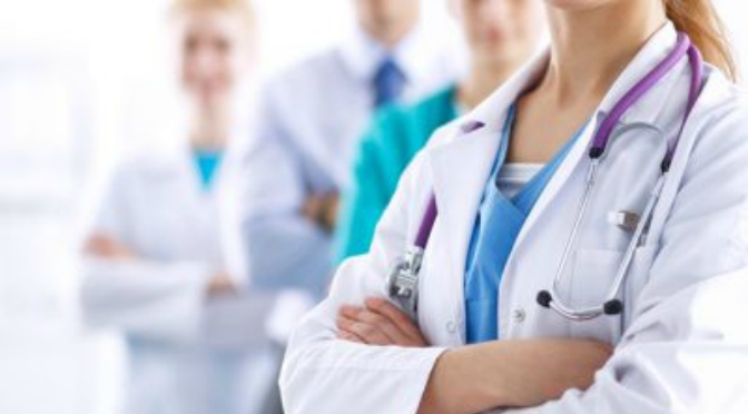 O processo seletivo oferece duas vagas para epidemiologista