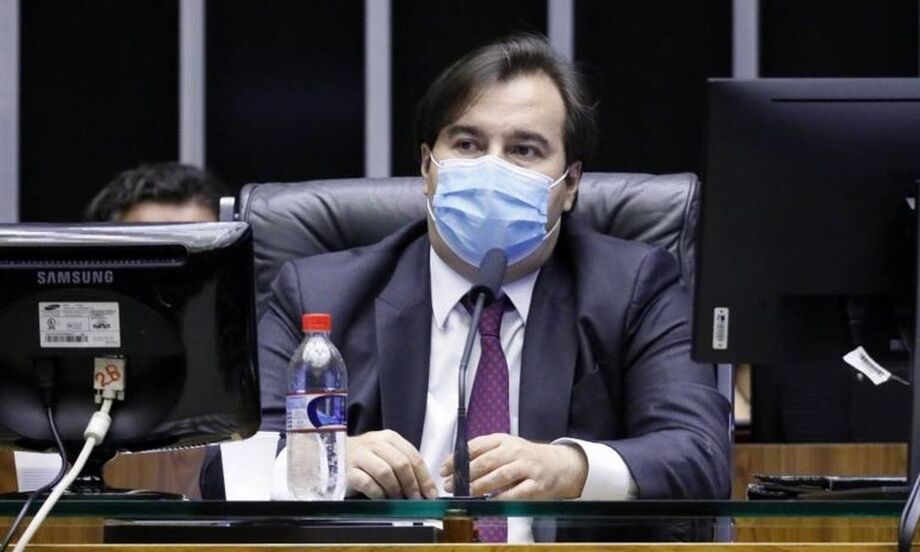 Proposta foi entregue ao presidente da Câmara, Rodrigo Maia (DEM-RJ)