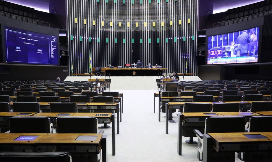 Deputados analisam destaques do texto