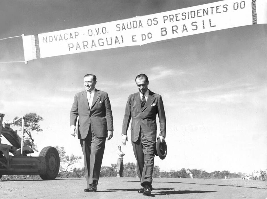 O ditador do Paraguaia, Alfredo Stroessner, e Juscelino Kubitschek, 05/5/1958