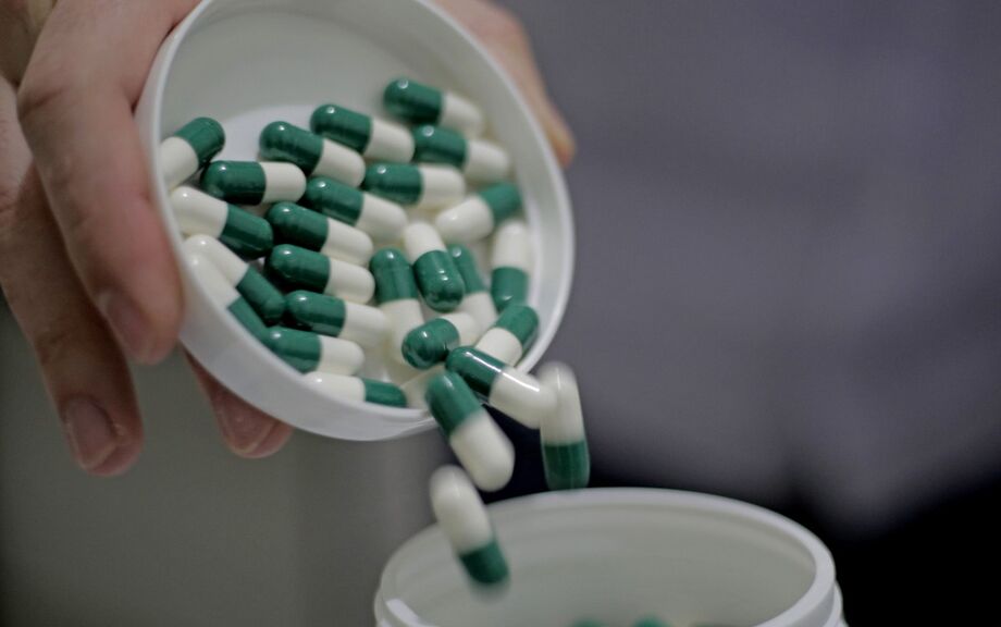 Imagem mostram cloroquina manipulada em laboratório