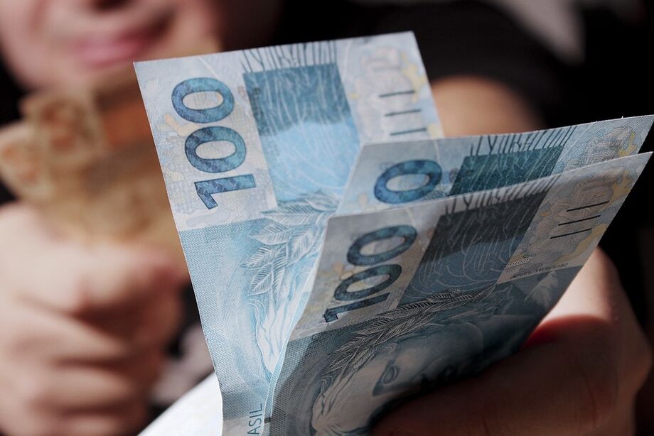 A alta em junho, explica a nota, foi influenciada tanto pelo segmento financeiro quanto pelo não financeiro