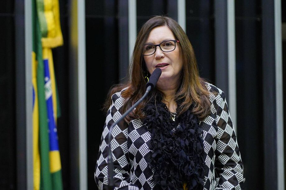 Executiva Nacional do PSL estuda expulsar a deputada federal Bia Kicis (DF)
