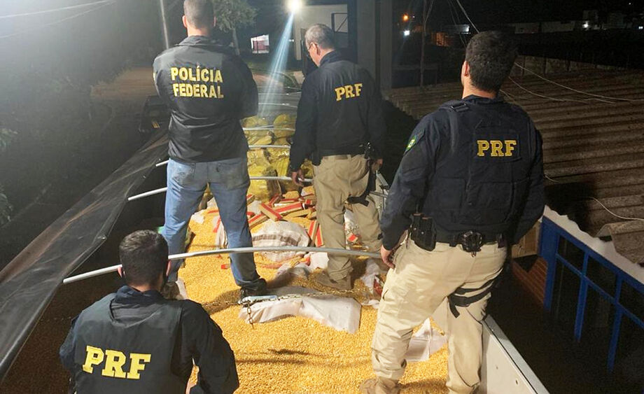 Os números aumentaram após apreensões da Polícias Federal e Rodoviária Federal, registrada em maio, quando um caminhão com 28 toneladas de maconha escondidos em uma carga de milho foi pego entre Iguatemi e Tacuru