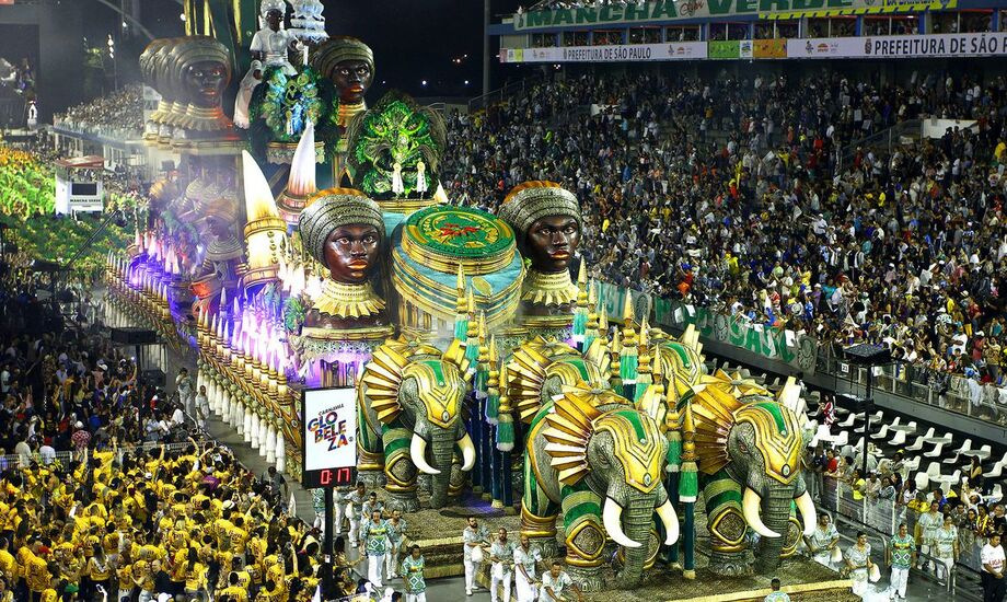 O carnaval movimenta cerca de R$ 2 bilhões, seguido do réveillon (R$ 649 milhões) e da Parada LGBT (R$ 403 milhões).