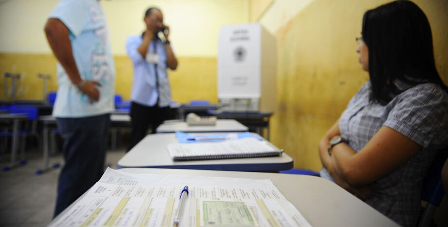 Para ser mesário, é preciso ter título de eleitor, ser maior de 18 anos e estar com situação regular na Justiça Eleitoral