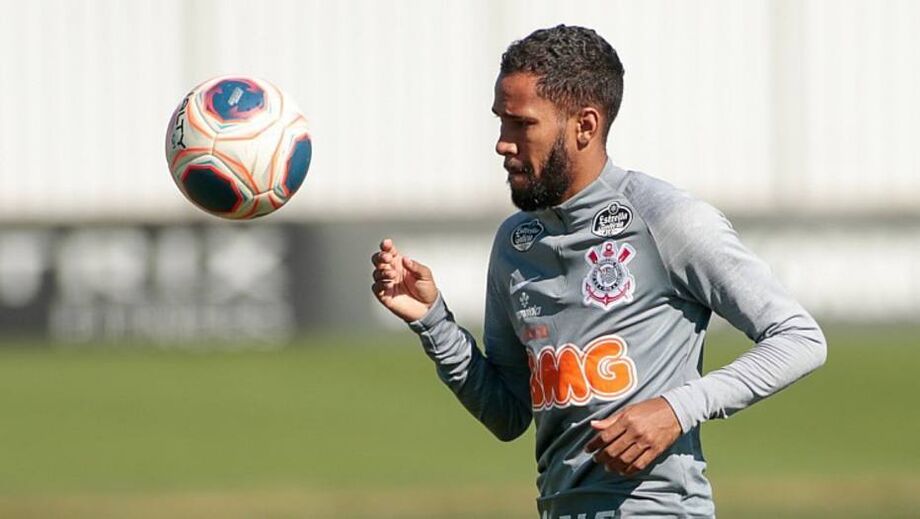 Everaldo ficará fora de jogo pelas quartas de final